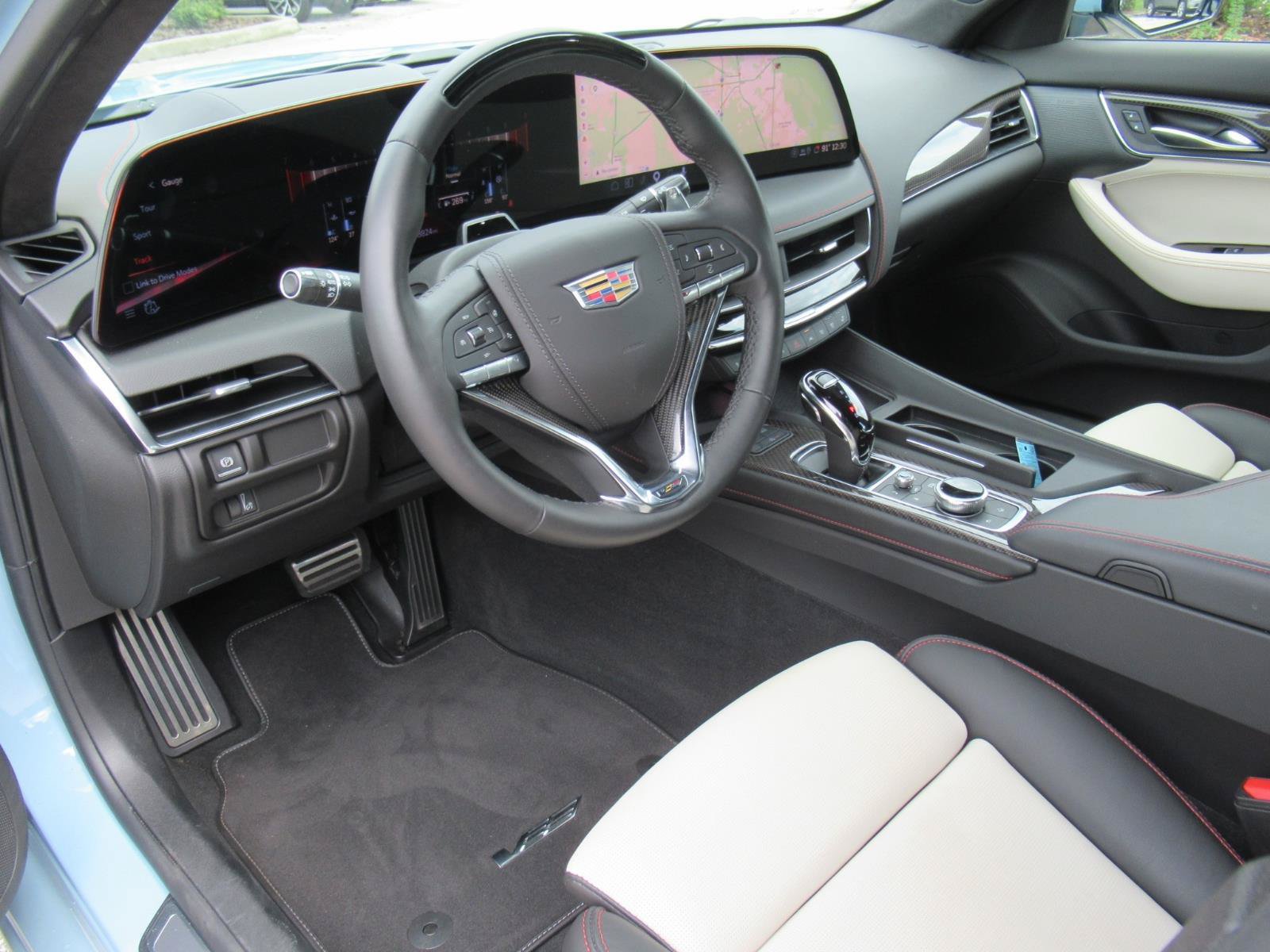 Certified 2025 Cadillac CT5 V w/ Technology Package RWD image 18