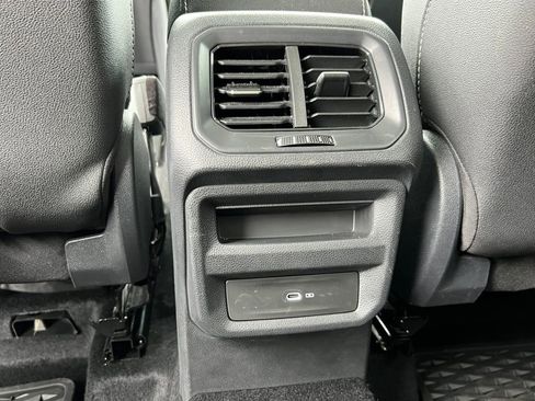 Used 2024 Volkswagen Taos SEL image 13