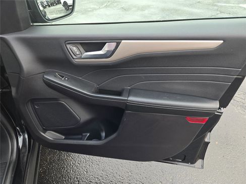 Used 2022 Ford Escape SEL image 6