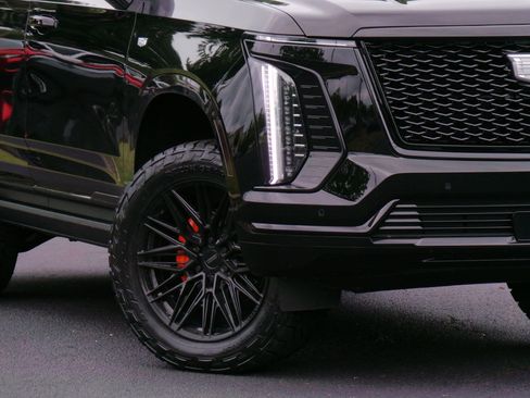 Used 2025 Cadillac Escalade Sport w/ Touring Package AWD/4WD image 23
