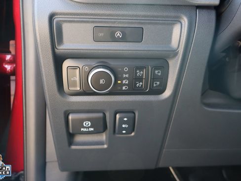 Used 2025 Ford F150 Lariat w/ Equipment Group 502A High AWD/4WD image 15