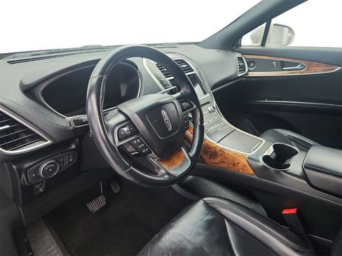 Used 2019 Lincoln Nautilus Reserve image 12