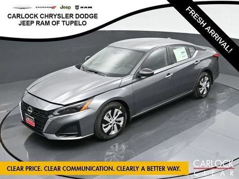 Used 2025 Nissan Altima 2.5 S FWD image 31