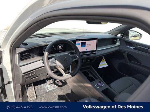 New 2026 Volkswagen Tiguan SE R-Line AWD/4WD image 2