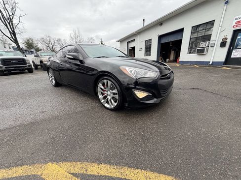 Used 2013 Hyundai Genesis 3.8 image 5