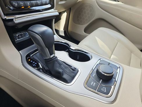 Used 2019 Jeep Grand Cherokee Limited w/ Luxury Group II AWD/4WD image 30