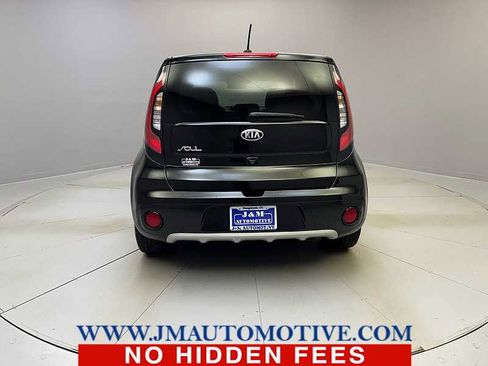 Used 2019 Kia Soul + image 4