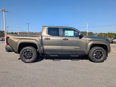 New 2026 Toyota Tacoma TRD Sport image 6