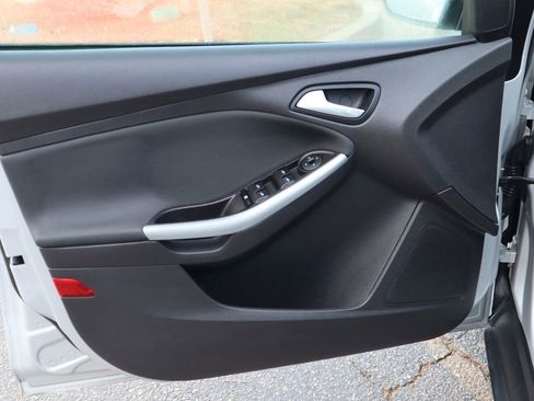 Used 2014 Ford Focus SE w/ Equipment Group 201A image 7
