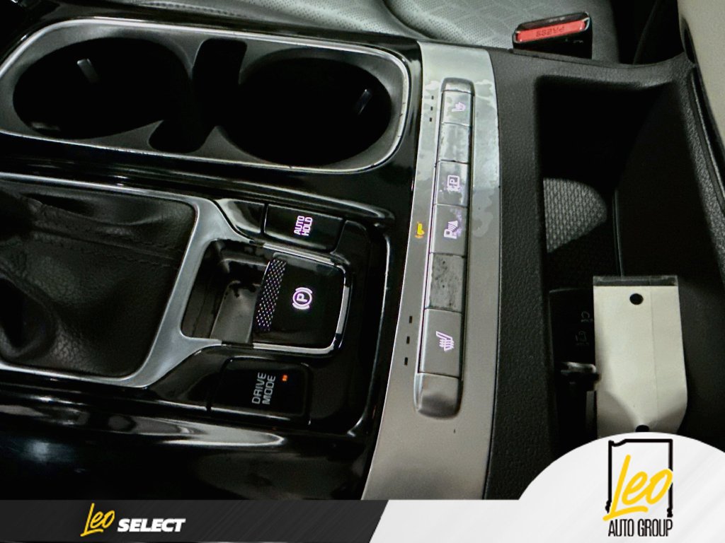 Used 2022 Kia Carnival EX FWD image 22