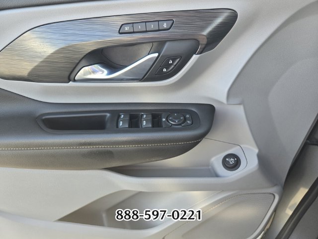 Used 2023 GMC Terrain SLT FWD image 32