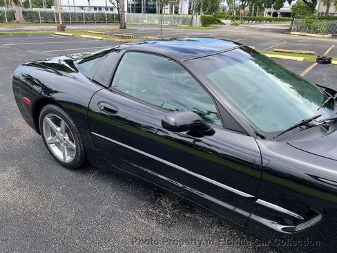 Used 1998 Chevrolet Corvette Coupe w/ Roof Pkg RWD image 29