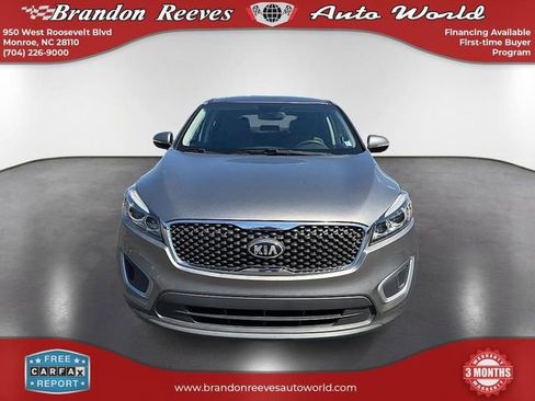 Used 2018 Kia Sorento L FWD image 2