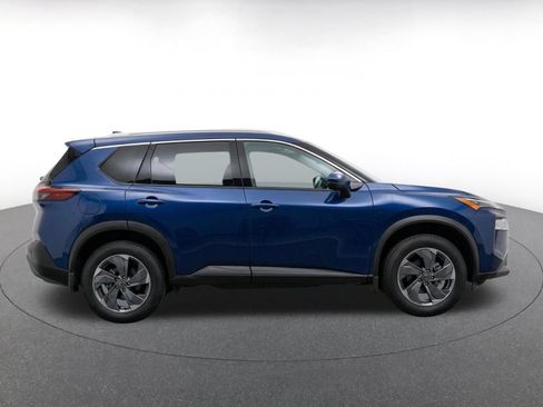 Used 2025 Nissan Rogue SV FWD image 15