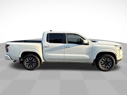 Used 2024 Nissan Frontier SL w/ Technology Package image 3