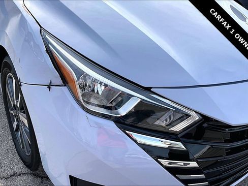 Used 2024 Nissan Versa SV w/ Trunk Package image 30