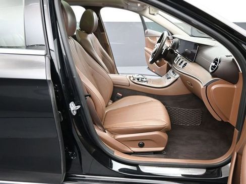 Used 2018 Mercedes-Benz E 300 4MATIC image 44