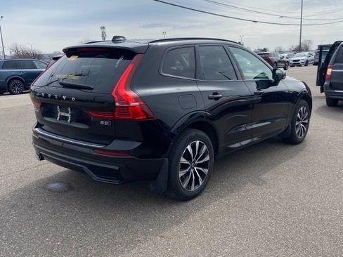 Used 2023 Volvo XC60 B5 Plus w/ Climate Package AWD/4WD image 3