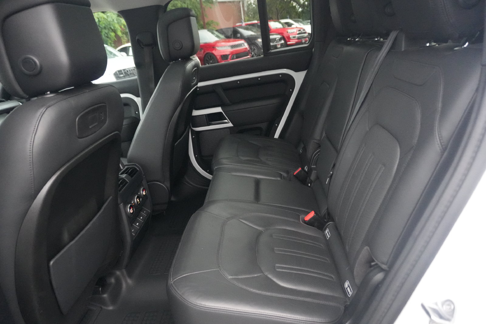 Used 2020 Land Rover Defender 110 HSE AWD/4WD image 18