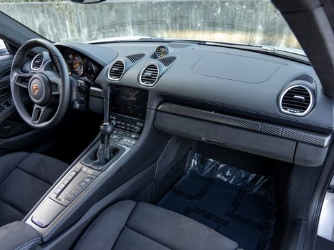 Used 2025 Porsche 718 Cayman GT4 RS image 57