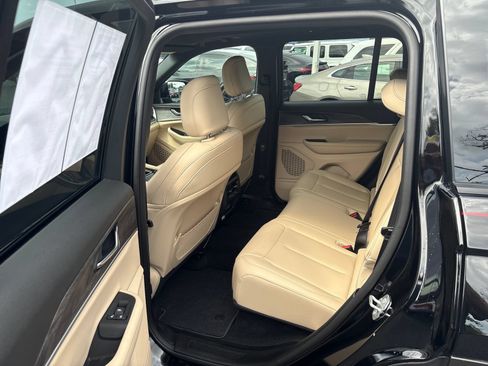 Used 2025 Jeep Grand Cherokee Limited AWD/4WD image 26