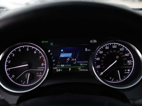 Used 2019 Toyota Camry XLE image 33