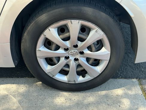Used 2020 Toyota Corolla LE w/ Carpet Mat Package (TMS) FWD image 22