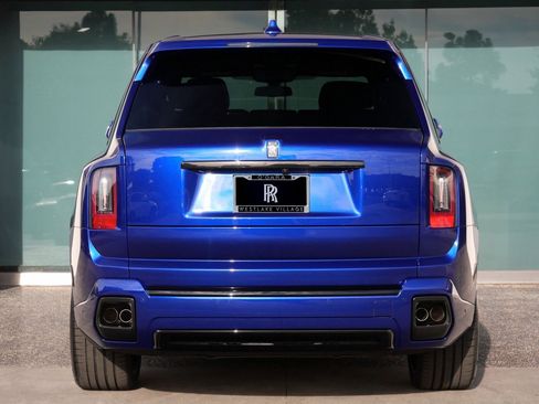New 2026 Rolls-Royce Cullinan Black Badge image 23