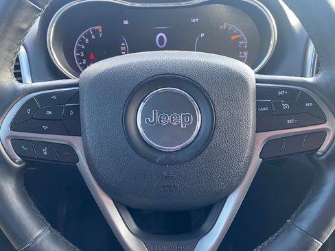 Used 2018 Jeep Grand Cherokee Altitude image 27