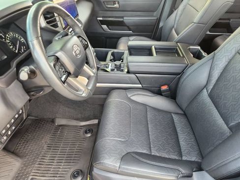 Used 2023 Toyota Tundra Limited AWD/4WD image 9