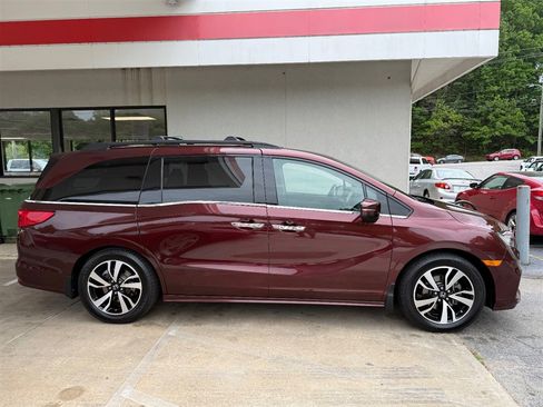 Used 2020 Honda Odyssey Elite image 2
