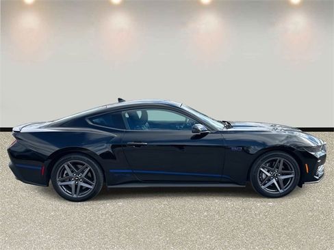 Used 2024 Ford Mustang GT Premium image 4