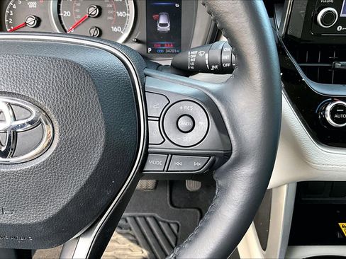 Certified 2022 Toyota Corolla Cross LE image 23