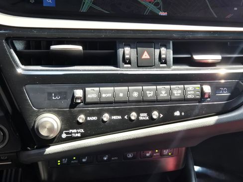 Used 2024 Lexus ES 300h F Sport w/ Accessory Package (Z2) FWD image 21