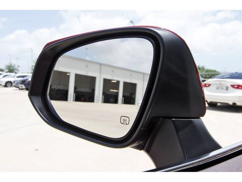 Used 2022 Toyota Highlander XLE FWD image 10