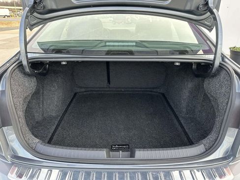 Certified 2021 Volkswagen Jetta SEL Premium image 12