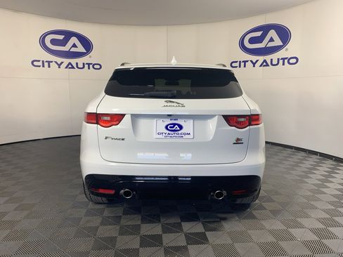 Used 2017 Jaguar F-PACE S image 4
