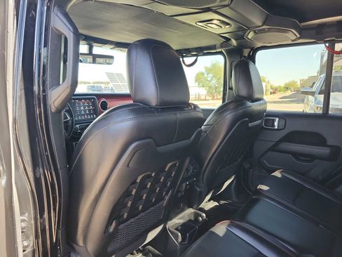 Used 2020 Jeep Gladiator Rubicon image 12