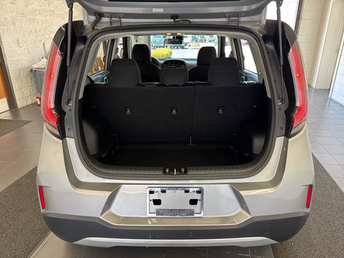 Used 2024 Kia Soul LX w/ Option Group 015 FWD image 9