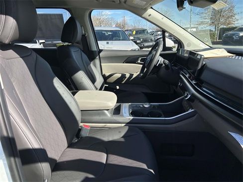 New 2026 Kia Carnival LXS image 19