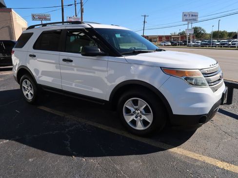Used 2013 Ford Explorer 4WD w/ Class III Trailer Tow Pkg image 2