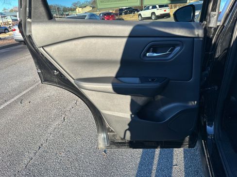 Used 2024 Nissan Rogue SV image 22