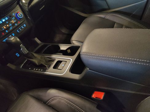 Used 2018 Ford Escape Titanium w/ Ford Safe & Smart Package FWD image 26