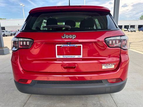 Used 2018 Jeep Compass Sport w/ Tech Group FWD image 5