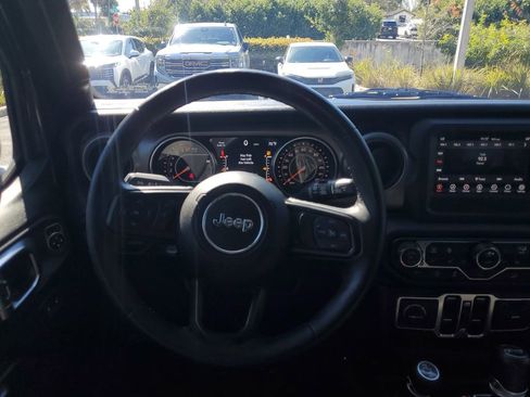 Used 2019 Jeep Wrangler Unlimited Sport S image 16