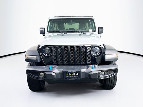 Used 2023 Jeep Wrangler Unlimited w/ Cold Weather Group AWD/4WD image 2