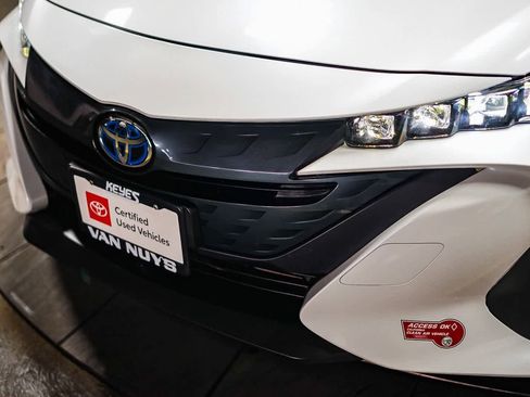 Certified 2022 Toyota Prius Prime XLE image 6