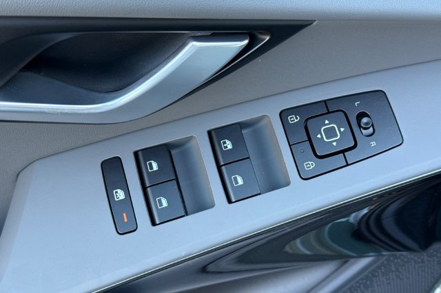 New 2026 Kia Niro EX FWD image 13