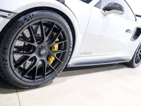 Used 2018 Porsche 911 GT2 RS w/ Weissach Package image 22