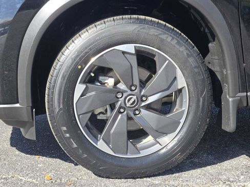 Used 2024 Nissan Rogue SV image 13